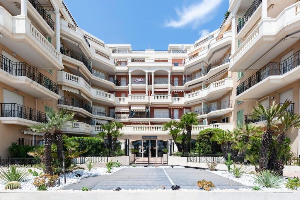 Superbe Studio Avec Terrasse En Front De Mer Ментона Екстериор снимка