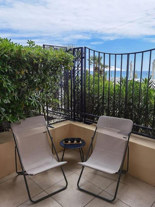 Superbe Studio Avec Terrasse En Front De Mer Ментона Екстериор снимка