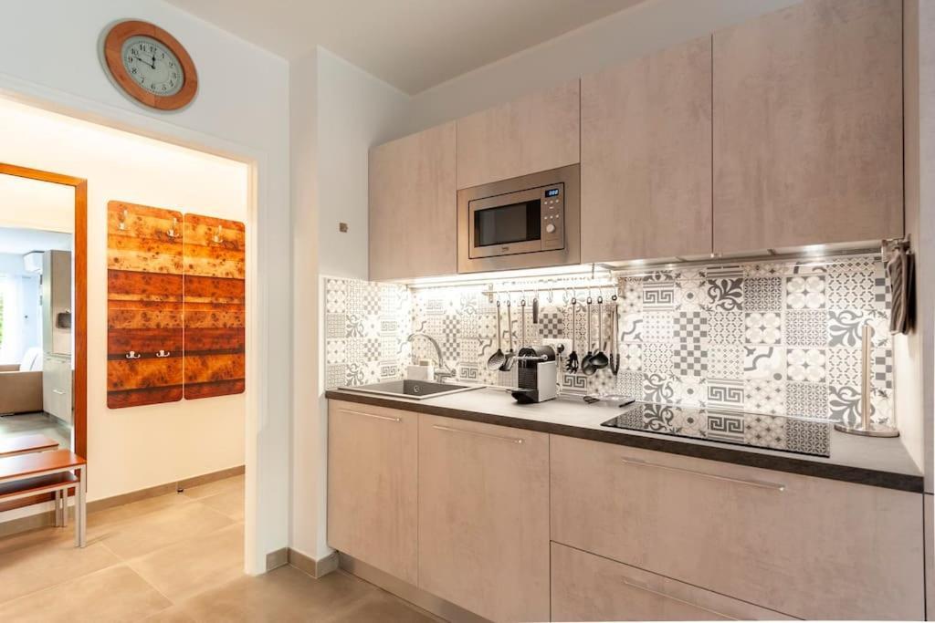 Superbe Studio Avec Terrasse En Front De Mer Ментона Екстериор снимка