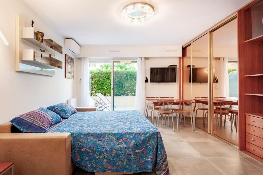 Superbe Studio Avec Terrasse En Front De Mer Ментона Екстериор снимка