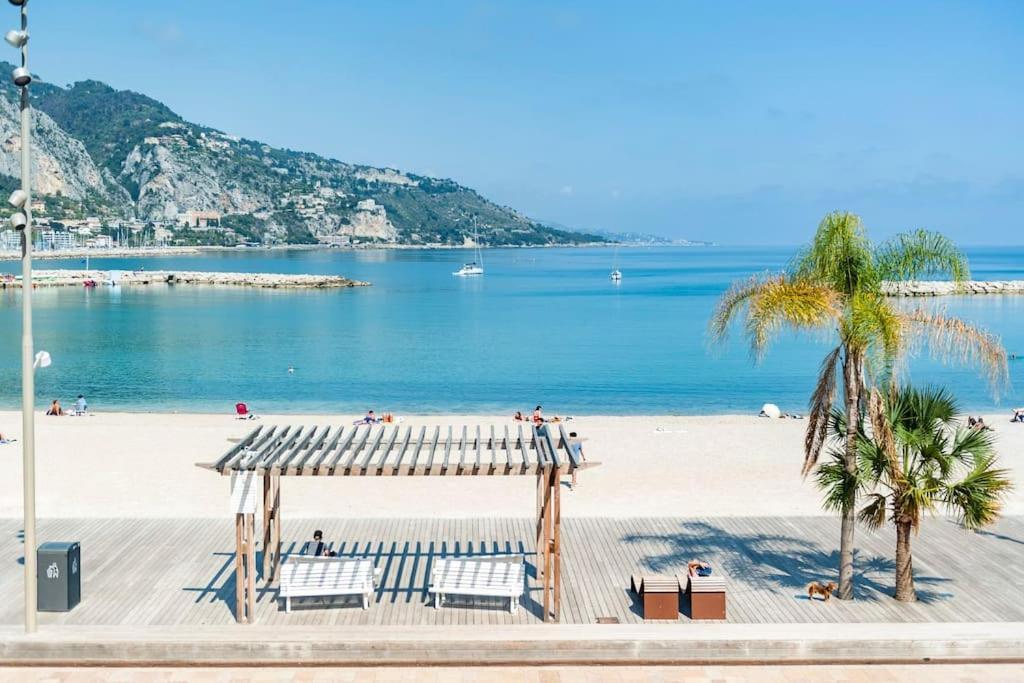Superbe Studio Avec Terrasse En Front De Mer Ментона Екстериор снимка