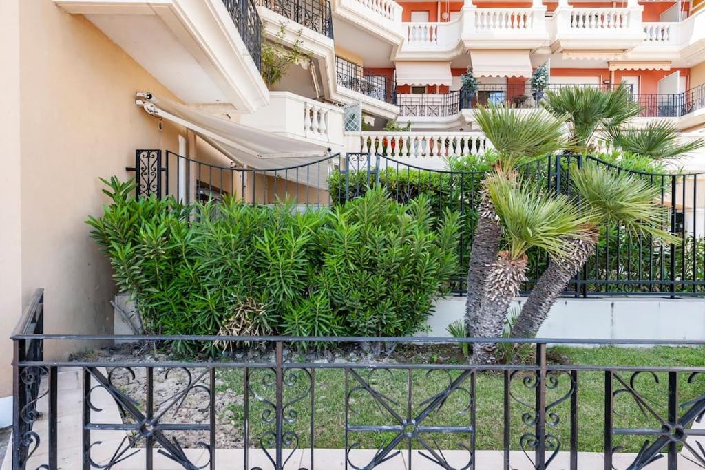 Superbe Studio Avec Terrasse En Front De Mer Ментона Екстериор снимка