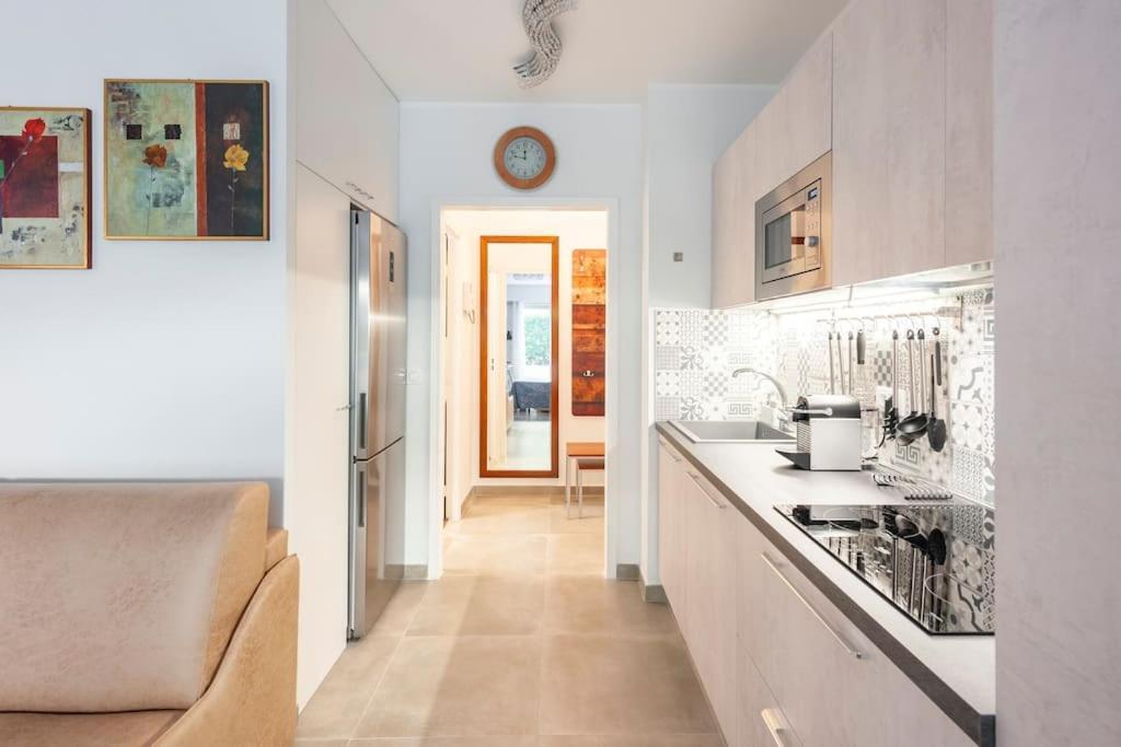 Superbe Studio Avec Terrasse En Front De Mer Ментона Екстериор снимка