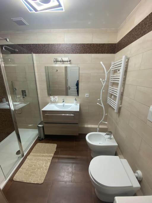 Superbe Studio Avec Terrasse En Front De Mer Ментона Екстериор снимка