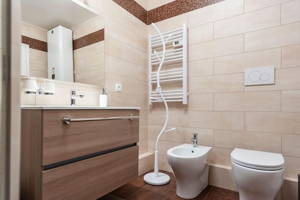 Superbe Studio Avec Terrasse En Front De Mer Ментона Екстериор снимка