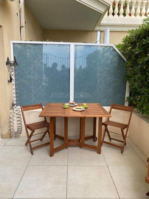 Superbe Studio Avec Terrasse En Front De Mer Ментона Екстериор снимка